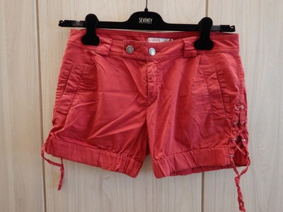 pantaloncini rossi eleganti