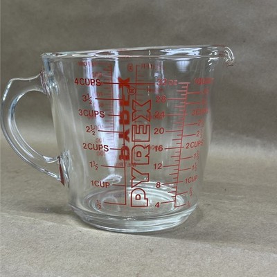 VTG PYREX 4 CUP 1 QUART GLASS MEASURING CUP w/ RED LETTERING #532 D HANDLE USA