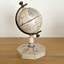 COMOY'S OF LONDON MADE IN ENGLAND SCRIMSHAW STYLE ŚWIAT GLOBE MAGELLAN