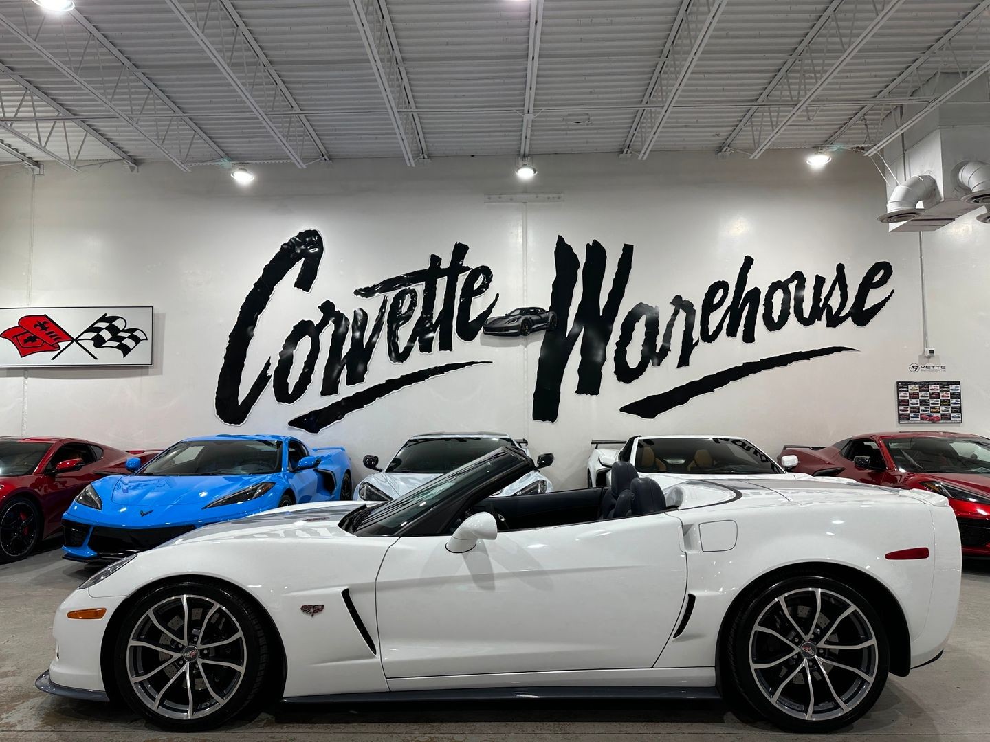 2013 [10U] Arctic White Chevrolet Corvette   | C6 Corvette Photo 2