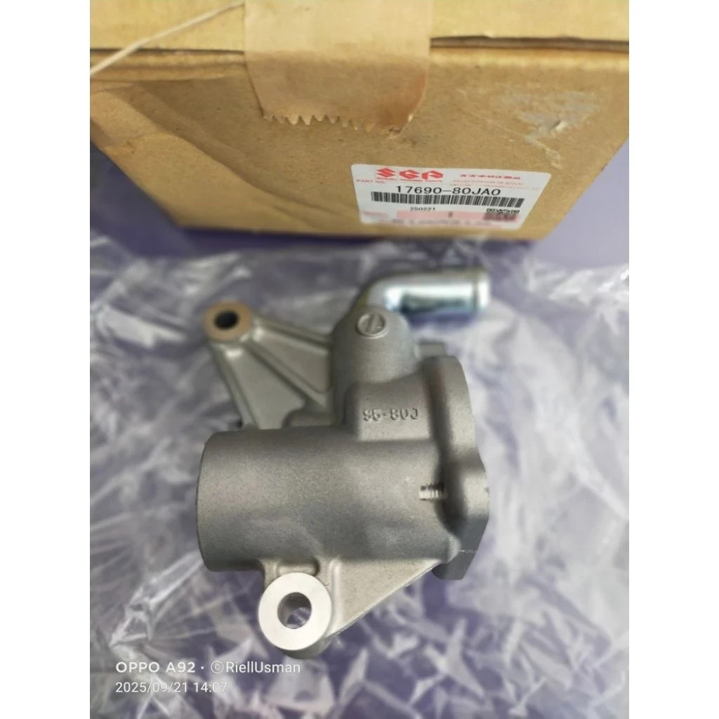 Water Outlet Housing Thermostat 17690-80JA0 For Suzuki Swift Rs415