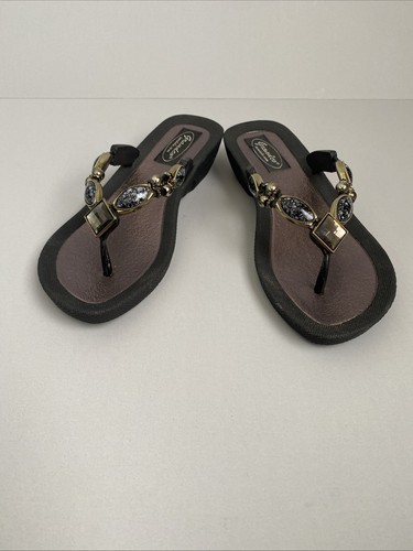 Grandco Sandals Size 6 Black Gold Silver Glam Travel Comfort Summer flip flop