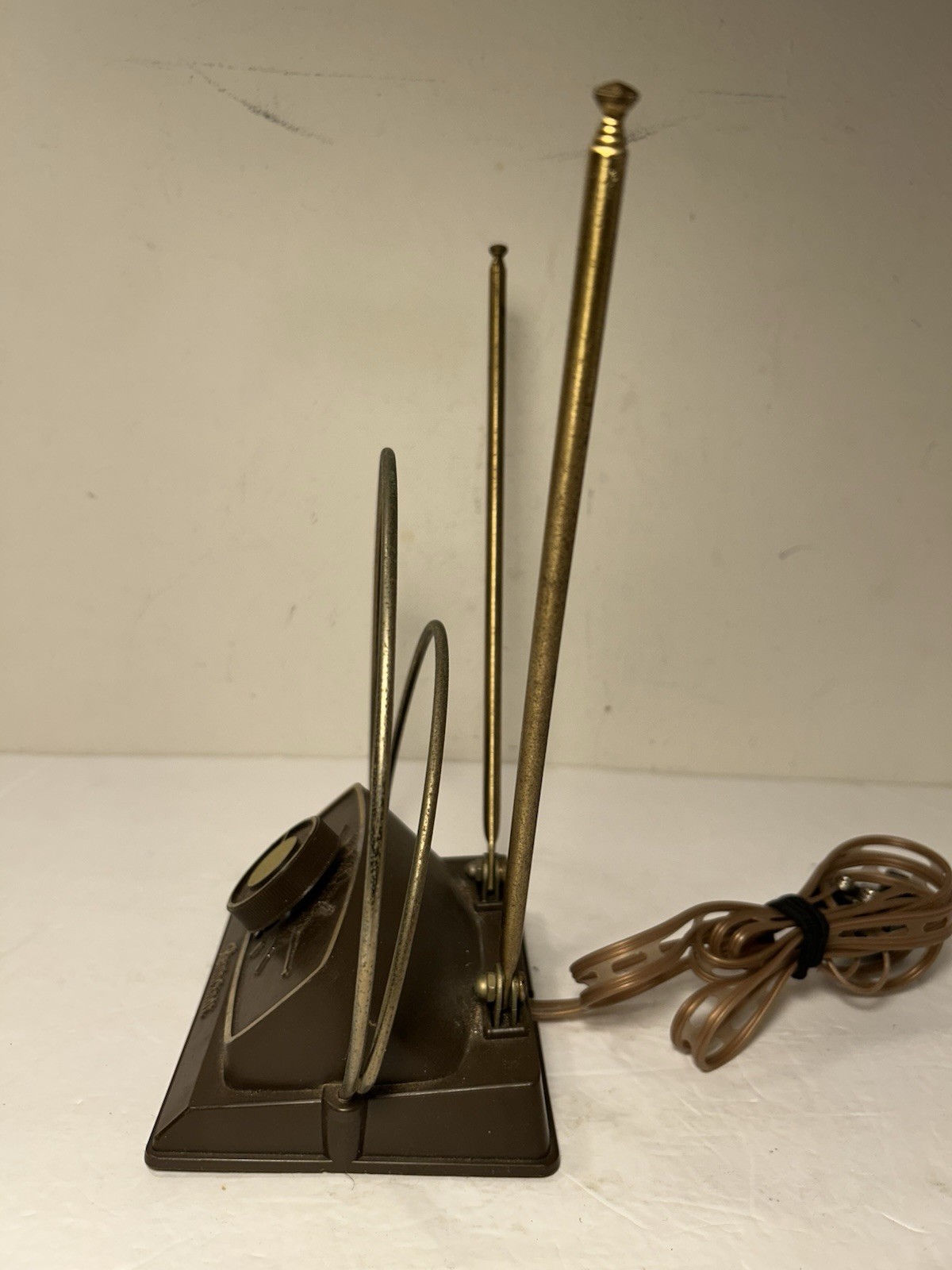 Rembrandt TV Vintage Antenna Art Deco Atomic Age Rabbit Ears MCM VHF UHF FM