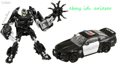 Takara Tomy Ss-28 Barricade Transform Deluxe Class Action Figure