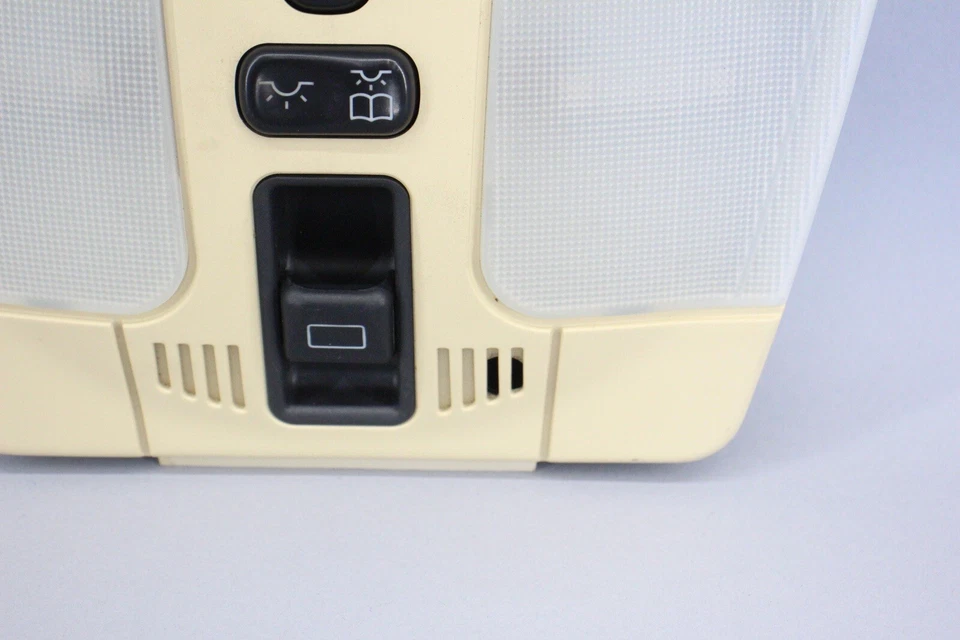 ✅ 96-99 MERCEDES W210 E300 OVERHEAD READING DOME LIGHT LAMP OEM - Image 4 of 4