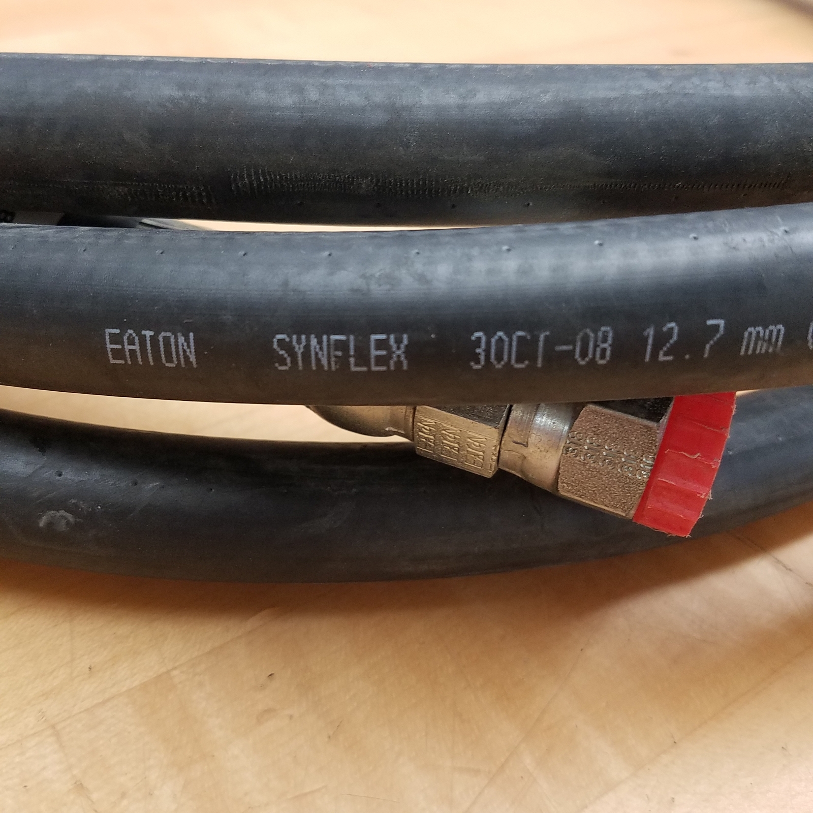 Eaton 30CT08 Hydraulic Hose, 12.7mm, (0.50in), DN12, 210 Bar (3050 PSI