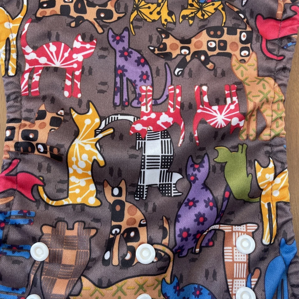 Pañal de tela para bebé KaWaii reutilizable ajustable 16,5” cubierta RARA IMPRESIÓN GATOS NUEVA VER Foto 3 de 4