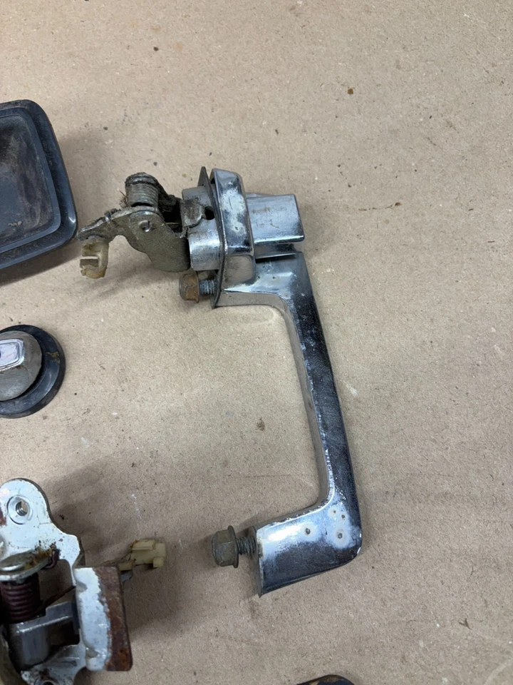 1973 1974 1975 1976 Dodge Dart Demon Valiant manijas de puerta derecha lote de herrajes OEM Foto 4 de 4