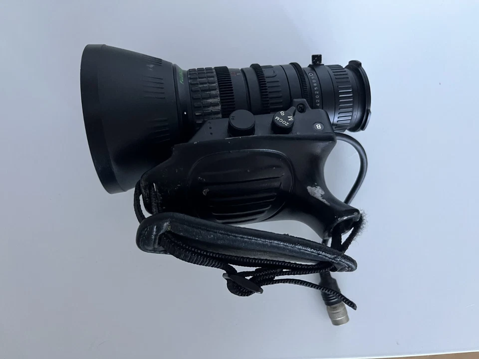 Fujinon S14X7.3B12U 14:1 ENG/EFP 7.3-102mm Foto 3 de 4