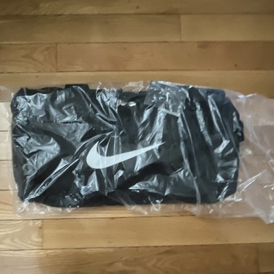 Nike Brasilia Medium Duffel Bag 60L Black/White Swoosh Zip BA5334
