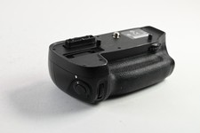 Genuine OEM Nikon MB-D16 Multi Power Battery Pack Grip for D750 G731