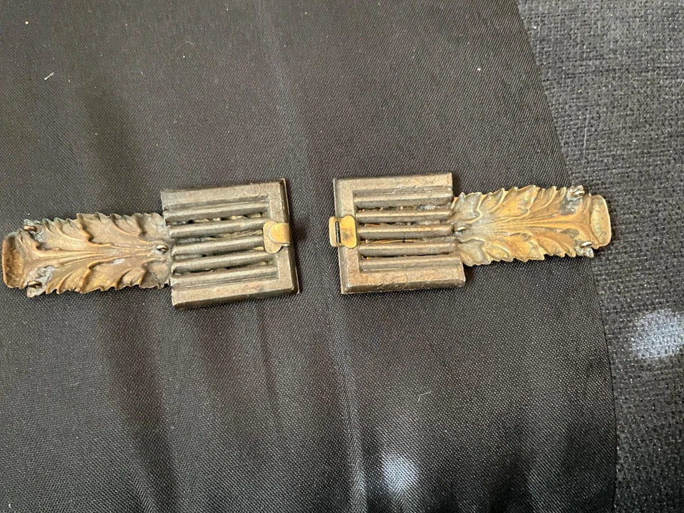 Hebilla de cinturón antigua Art Deco/Nouveau de latón con hermosas piedras verdes en muy buena condición Foto 4 de 4