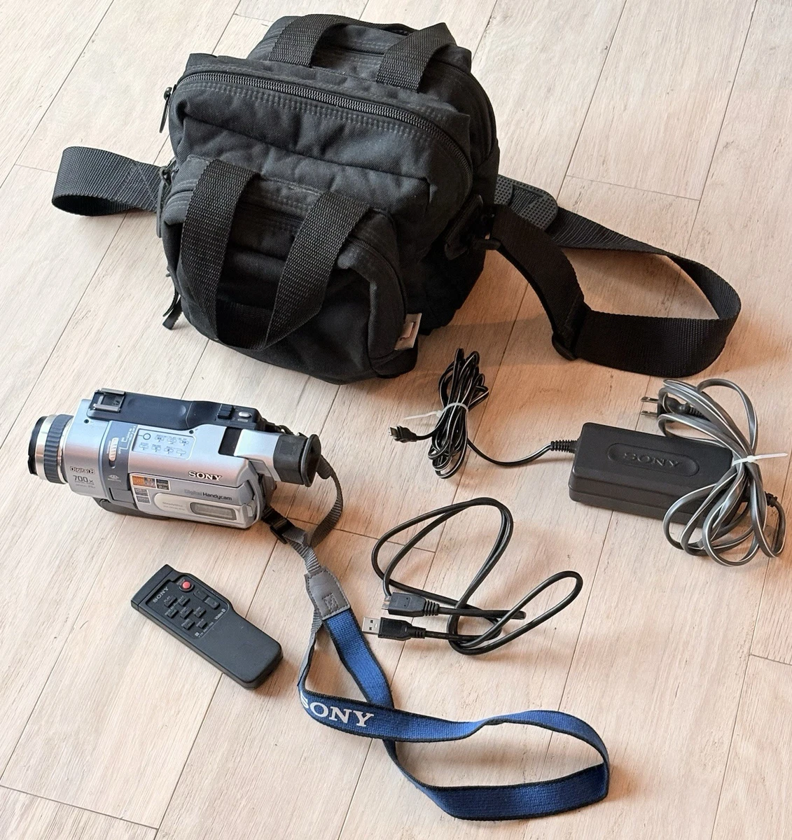 Preços baixos em Câmeras de vídeo digital 8 Sony Handycam 700x