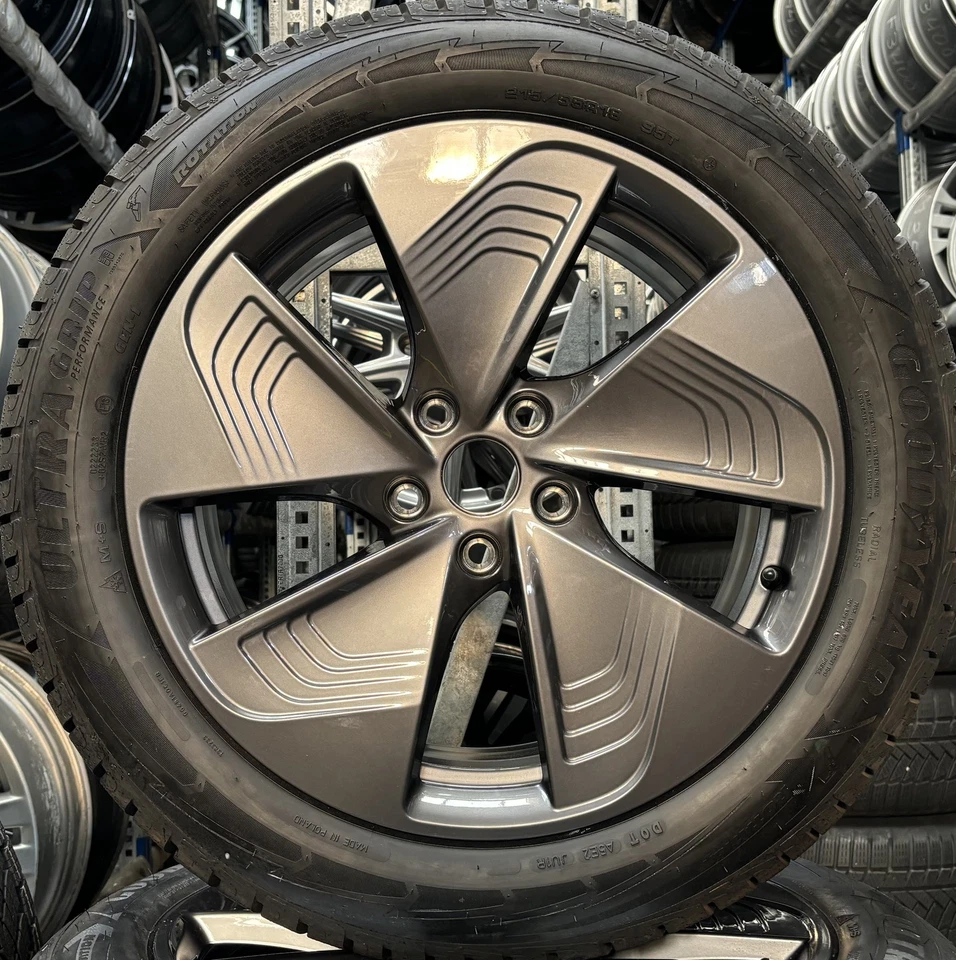 4x Original Cupra Winterräder 215/55 R18 95T - für Born 1583 - Bild 2 von 3