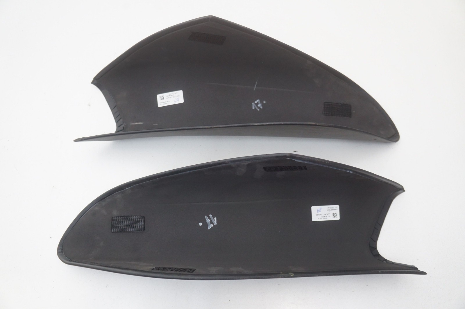 McLaren GT 2022 Right Lower Rocker panels Set P/N 13NA398CP