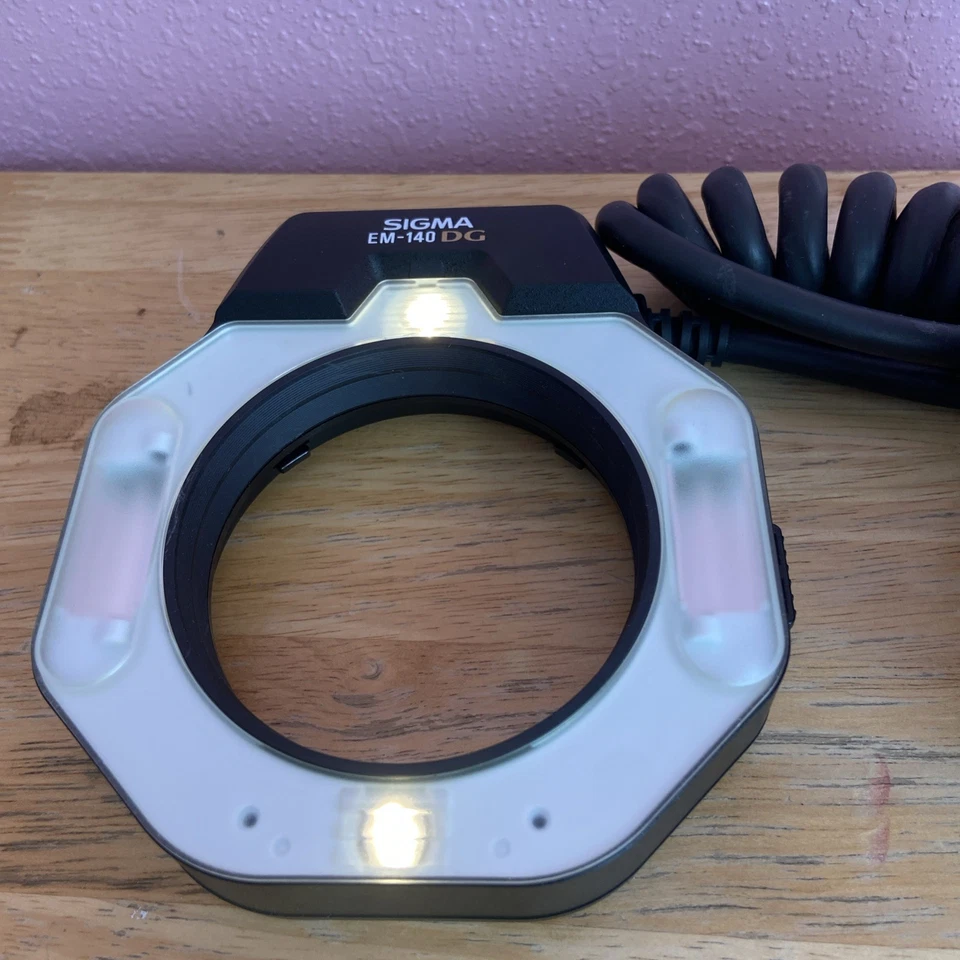 Flash de luz de anillo de primer plano macro Sigma EM-140 DG EO-ETTL II para Canon Foto 3 de 4