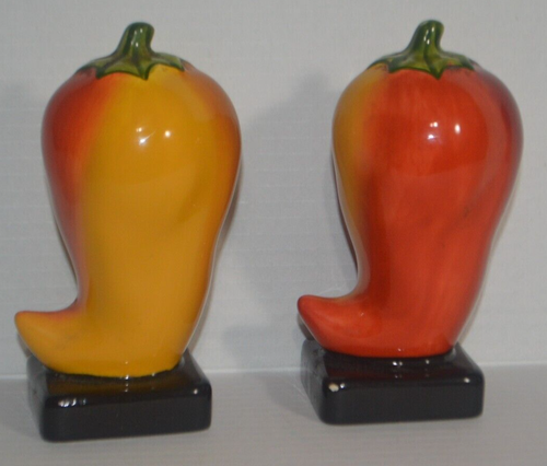 Clay Art Chili Pepper Salt and Pepper Shakers Large - Picture 3 of 8