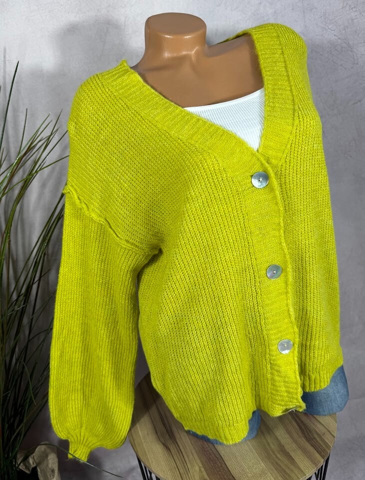 Flauschige Mohair Strickjacke Cardigan Perlmuttknöpfe Italy