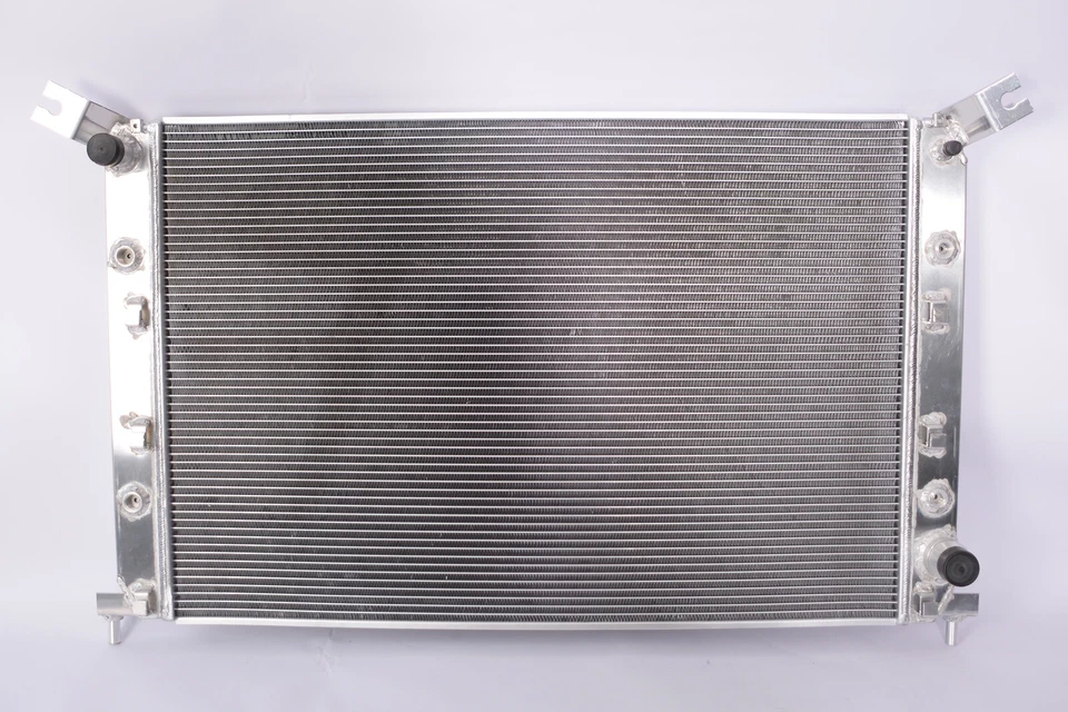 Cooling Radiator For 2011 2012-2019 Chevrolet Silverado 2500HD 3500HD 6.0L (AT) Foto 3 de 4
