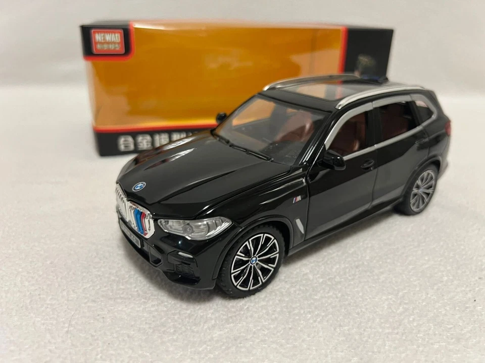 1:24 BMW X5 SUV Alloy Model Car Diecast Car Sound Light Pull Back Toy Vehicle - Image 3 of 4