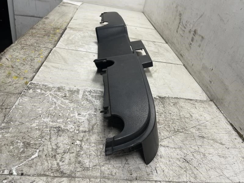 2006 克莱斯勒 CROSSFIRE 限量后座皮带上盖板 原始设备制造商 + — 第 3/4 张图片