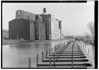 1. Great Northern (mutual) elevator, looking south down city ship canal,