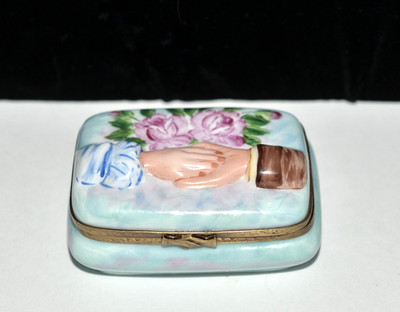 Limoges Peint Main HOLDING HAND IN HAND Trinket Box Decor Levris France EXC