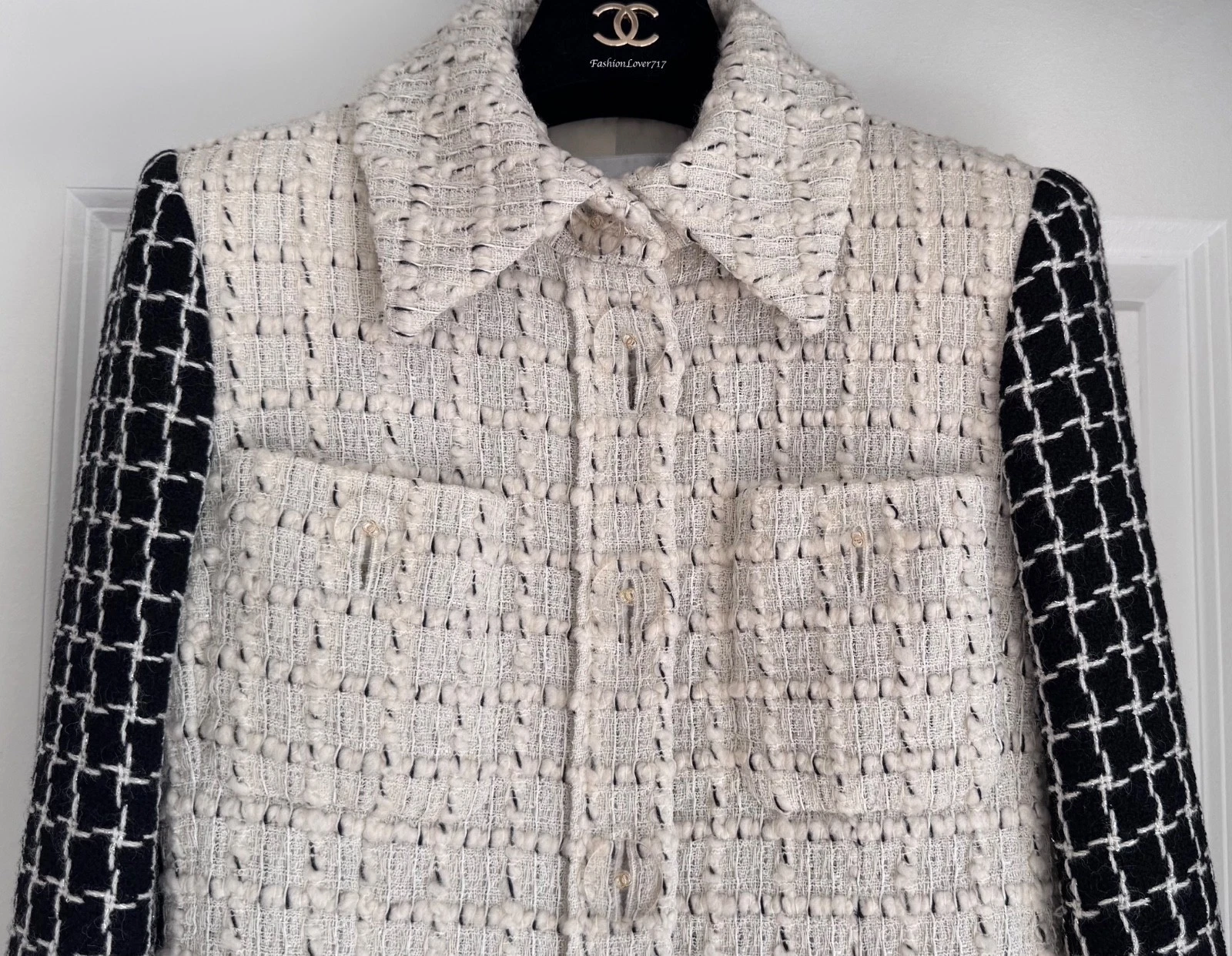 GIACCA CHANEL 17A COSMOPOLITE ECRU NERA FANTASIA LANA TWEED CC BOTTONI 36
