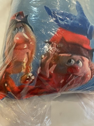 Northwest Group Pillow Broadcloth 18"x18" RN# 154201 NWOT Year without Santa - Picture 7 of 11