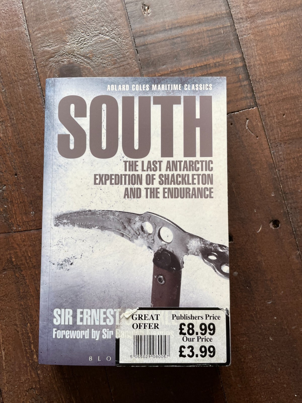 South: The last Antarctic expedition of Shackleton and the Endurance by Sir...