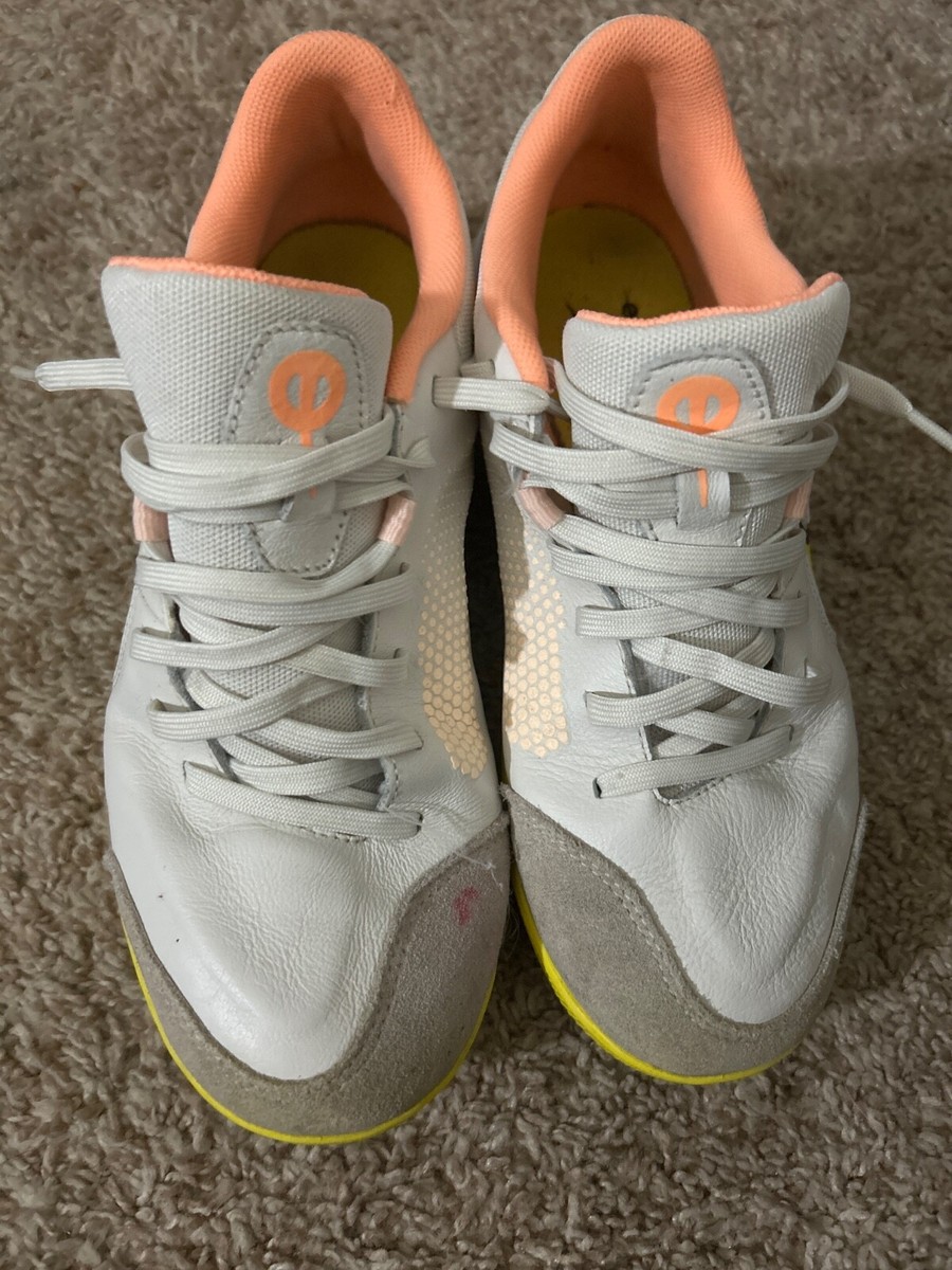 youth indoor soccer shoes size 12