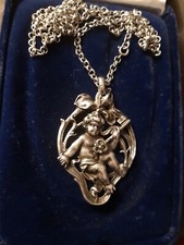 antiker Schmuck - Barock- Engel mit Schlüssel -