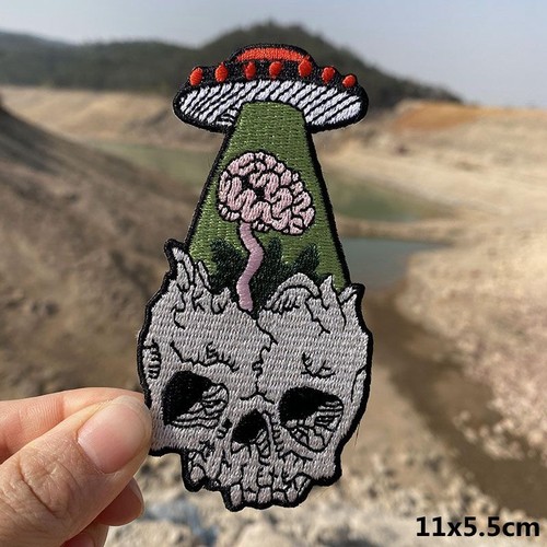 Toppe termoadesive UFO aliene - Ferro da cartone animato su toppa ricamata badge tessuto - Foto 18 di 49