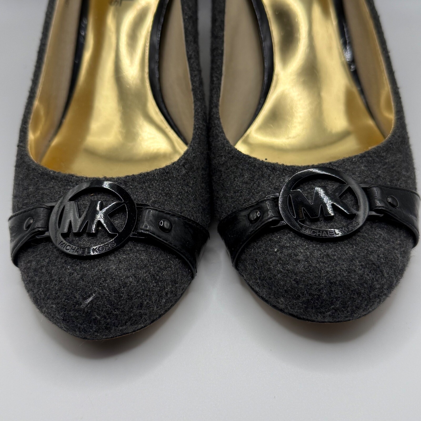 Michael Kors Gray Wool Leather Heels Pumps Classic Logo Detail Size 7M thumbnail 3