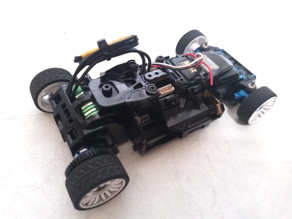Kyosho Mini-Z MR-03EVO Narrow Many Option Chassis & Blue Motor Used - Image 3 of 4
