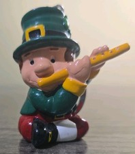 Ireland FINNEGAN Irish flute player figure keychain Or Pencil Topper
