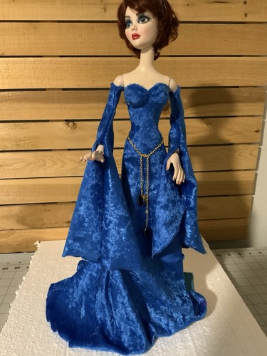 Tonner Evangeline Ghastly A ROYAL AFFAIR 19 Fashion Doll UFDC 2013 LE 150 NRFB 847271002803