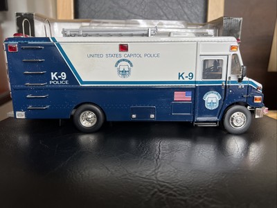 1:32 Phoenix Unique Replicas - Freightliner MT-55 EMT Version