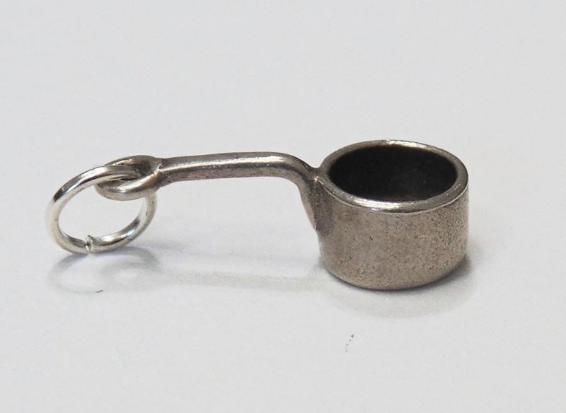 Vintage Sterling Silver Cute COOKING POT PAN Food Home Bracelet Charm