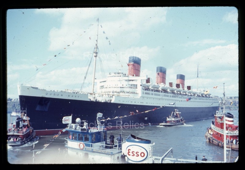 Original Slide RMS Queen Mary Cunard 1967 NYC Final Crossing Tugs