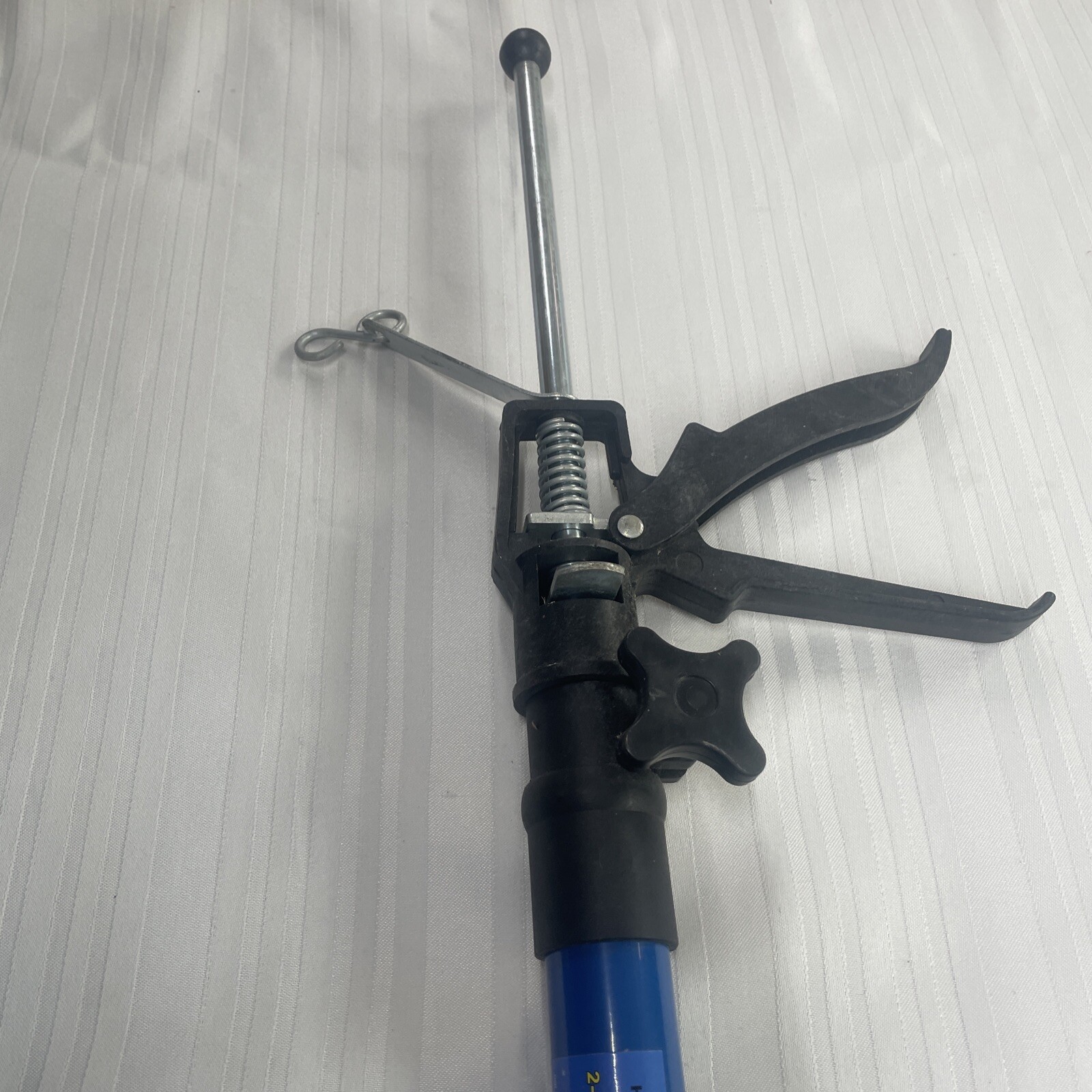 HAULMASTER 2in1 Adjustable Support/Cargo Bar For Truck Item 66172