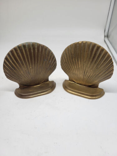 Vintage Heavy Cast Metal Brass Scallop Seashell Bookends - Picture 1 of 6