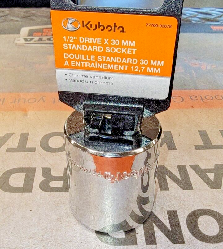 タケ③ Kubota part# 77700-03678 30mm blade bolt socket for lawn mower