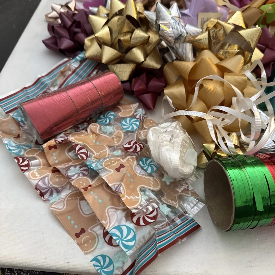 Christmas Gift Wrapping Lot - Bows Bags Ribbon Tinsel & Huge Burlap Gift Sack - Image 3 of 4