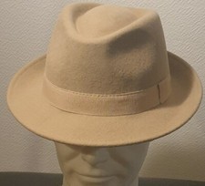 Chapeau Laine Coupe Bossalino/  beige. Petit bord. Made Italie   Taille  57.