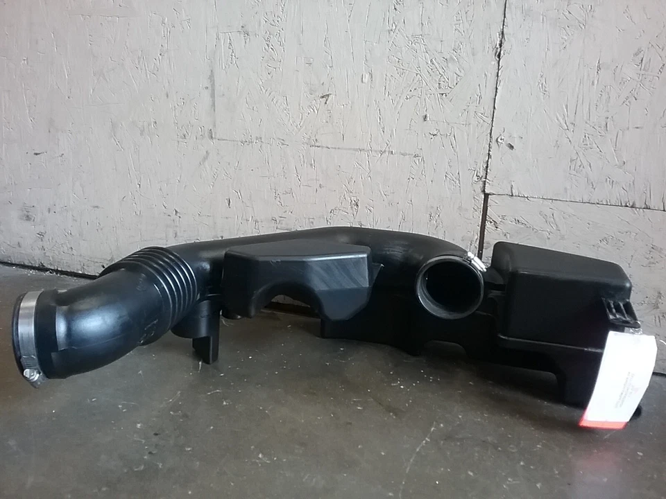 2015 Subaru Outback SW Air Intake Resonator Hose Tube 2.5L 4 Cylinder Automatic - Image 4 of 4