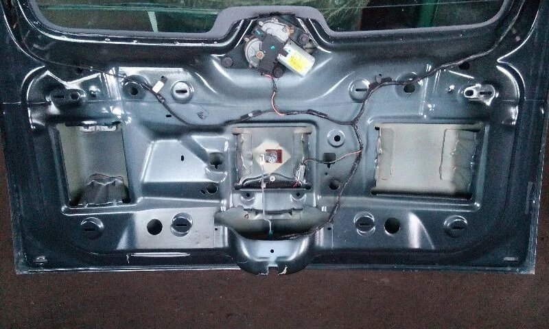 05-08 Chrysler PT Cruiser Hatchback Trunk/Hatch/Tailgate Lock Cylinder Heated - Image 4 of 4