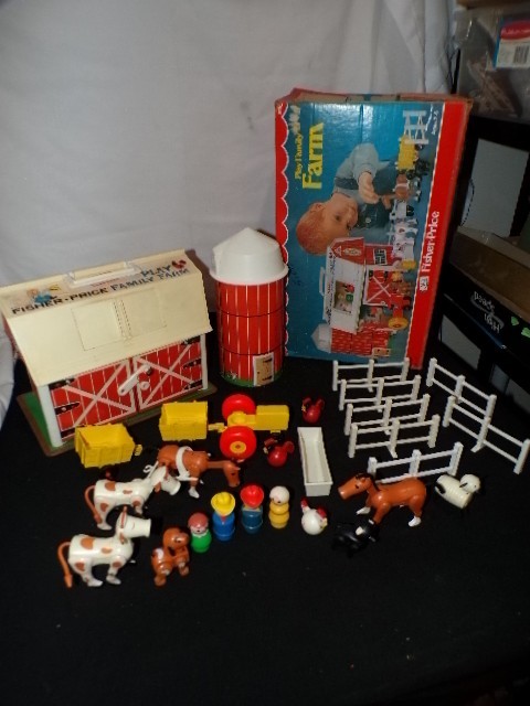 Fisher Price 1977 Little People Play Family Farm Set Vintage Horse Cow Sheep Pig