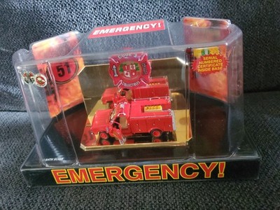 EMERGENCY! Code 3 Collectibles LA  Squad 51 Truck 1/64 Die Cast 13940 (C3-4)
