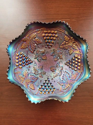 Super Stippled Purple Northwood Carnival Glass Grape & Cable Large Ruffled Bowl